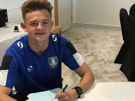 El centrocampista firmó por tres temporadas. SheffieldWednesday