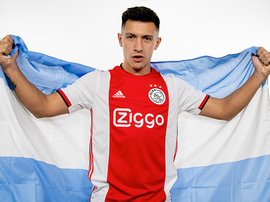 Lisandro Martinez rejoint l'Ajax. AFCAjax