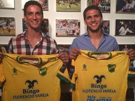 Lisandro y Santiago Magallán en su presentación con Defensa y Justicia. Twitter