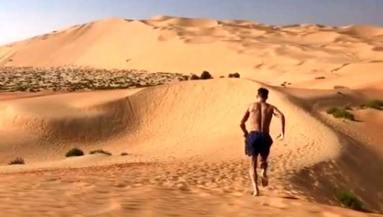 Llorente no desaprovechó la oportunidad para iniciar sus vacaciones en Emiratos. Twittter/marcosllor