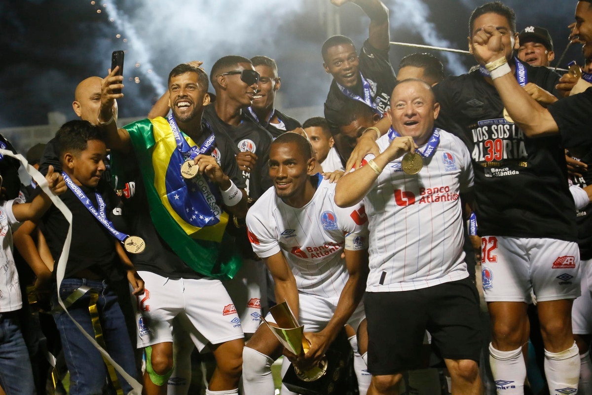 CD Olimpia gana su 39º título de campeón de Honduras