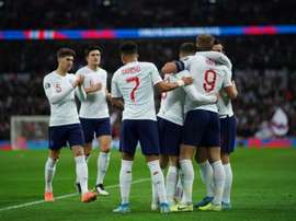 A seleção inglesa quebra recordes com equipe jovem. Twitter/England