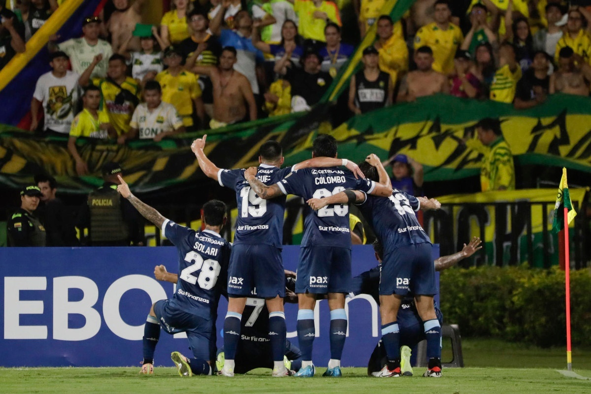 Racing se exhibe y lidera en Bucaramanga
