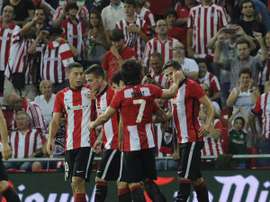 Los jugadores del Athletic Club celebran el tanto que les daba la victoria y el pase. Twitter