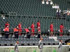 Une minute de silence avant le coup d'envoi en Bundesliga. EFE