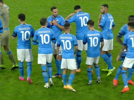 I giocatori del Napoli indossano la '10'. MovistarLigadeCampeones