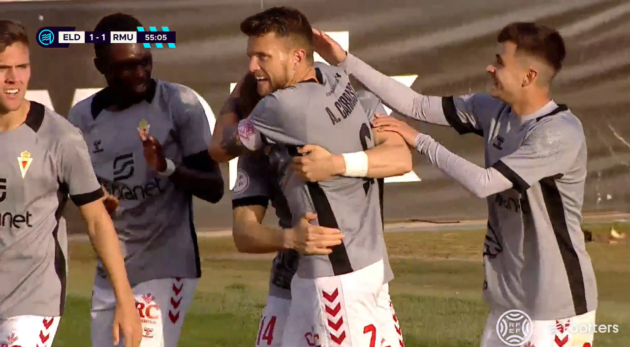 El Real Murcia levanta la cabeza