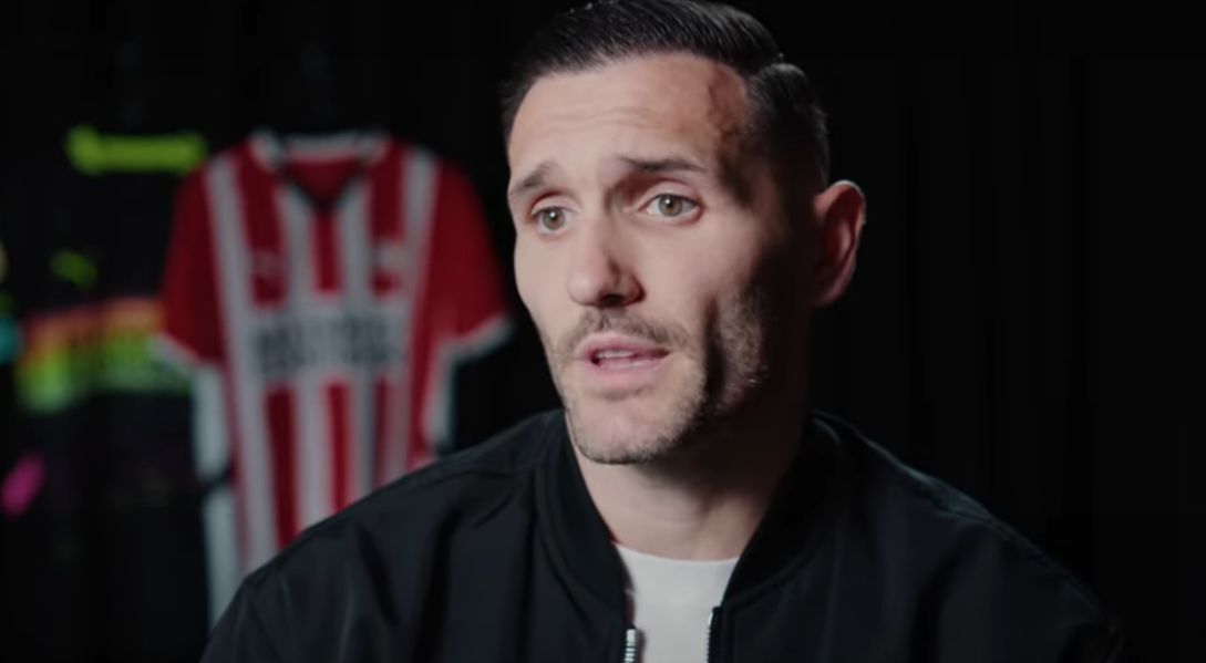 Lucas Pérez, en plena recuperación de tuberculosis, deja el PSV