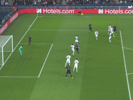 L'arbitre assistant a annulé le but de Benzema. Capture/Movistar+