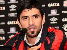 'Lucho' se defendió. AtleticoPR