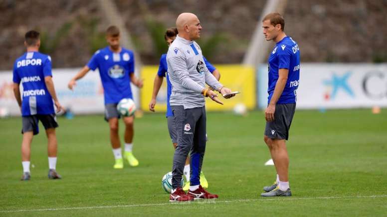 Luis César también igualaría a Seedorf con el peor debut de un técnico deportivista. RCDeportivo