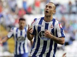 Luis Fariña celebra un gol con la camiseta del Deportivo. Twitter
