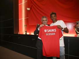 Gedson é o mais novo deste trio. Twitter/slbenfica