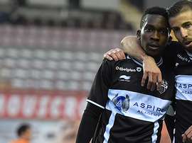 Onyekuru (i) podría volver al Goodison Park. ASEupen