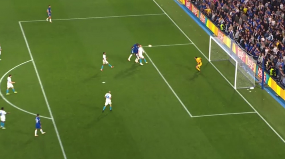 Lukaku cabeceó para firmar el primer gol del campeón. Captura/MovistarLigadeCampeones