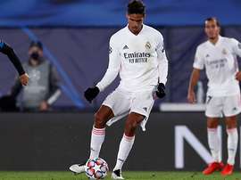 Minuto de silencio en homenaje a Diego en el Inter-Real Madrid. RealMadrid