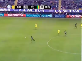 Increíble regalo del defensa de Boca. Captura/TNTSports