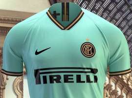 L'Inter présente son maillot extérieur vert et turquoise. GOAL