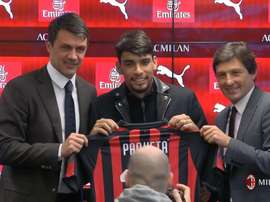 Paquetá é apresentado no Milan. ACMilan