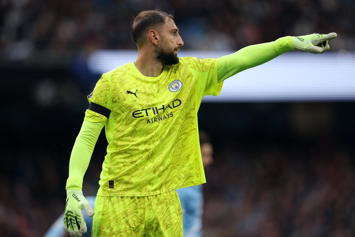 Donnarumma spotted wearing Replica version of Man City goalkeeper shirt