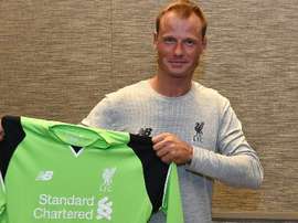 Manninger et son nouveau maillot à Liverpool. LiverpoolFC