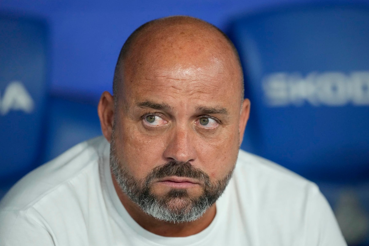 Lecciones de comportamiento no, que cuando vino Figo al Camp Nou...