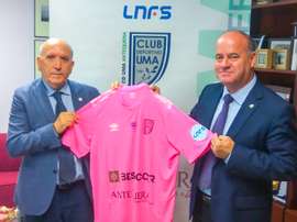 El BeSoccer CD UMA Antequera se une a la lucha contra el cáncer de mama. BeSoccerCDUMAAntequera