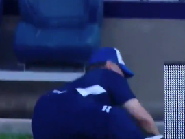 Une chute comique de Maradona. Capture/TNTSports