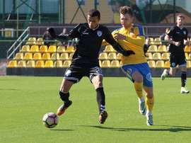 Marcos Junior (esq) do Stumbras pode ir para o Sporting. FCStumbras