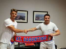 Marcos Lavín Rodríguez, en su presentación como nuevo jugador del Atlético Saguntino. AtléticoSaguntino