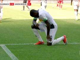Le geste de soutien de Marcus Thuram à George Floyd. Capture/MovistarLigadecampeones