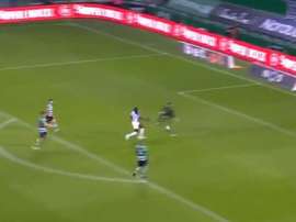 Marega abre o placar para o Porto no clássico. Captura Sportv