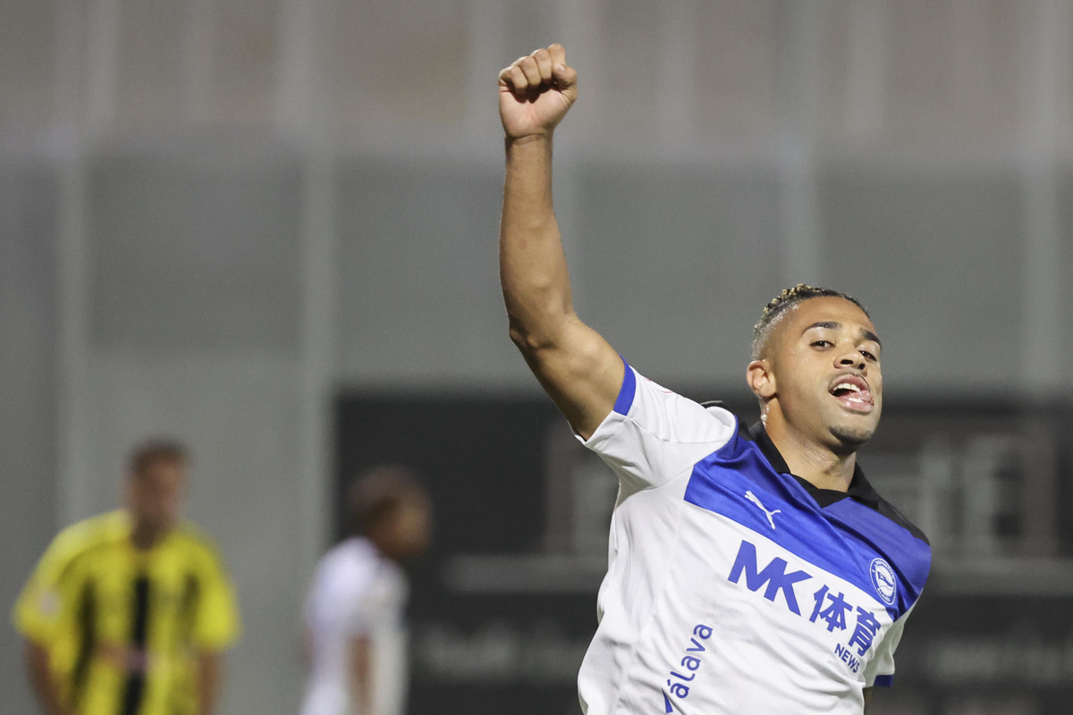 Fin a la sequía del exmadridista Mariano: 1.264 días sin marcar en partido oficial