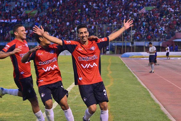 -> 8vos de Final VUELTA <- Alineaciones y Resultados  Mariano-torres--nuevo-jugador-del-the-strongest--celebrando-un-gol-con-el-cd-jorge-wilstermann--twitter