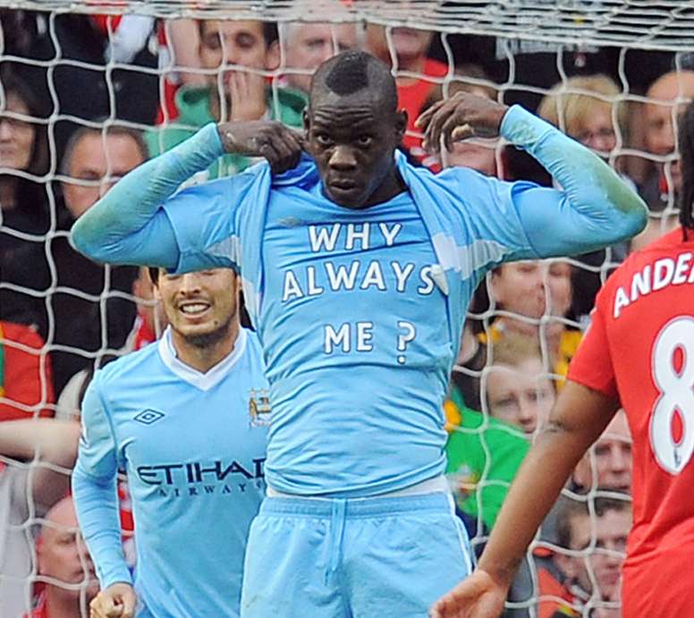 Balotelli Marks Seventh Anniversary Of City S 6 1 Demolition Of Derby Rivals United Besoccer