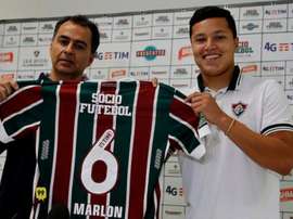 Marlon posa con la camiseta de Fluminense. FluminenseFC