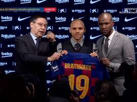 Braithwaite se apresentou ao torcedor do Barcelona. BarcaTV