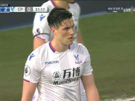 Martin Kelly com cara de poucos amigos. Captura