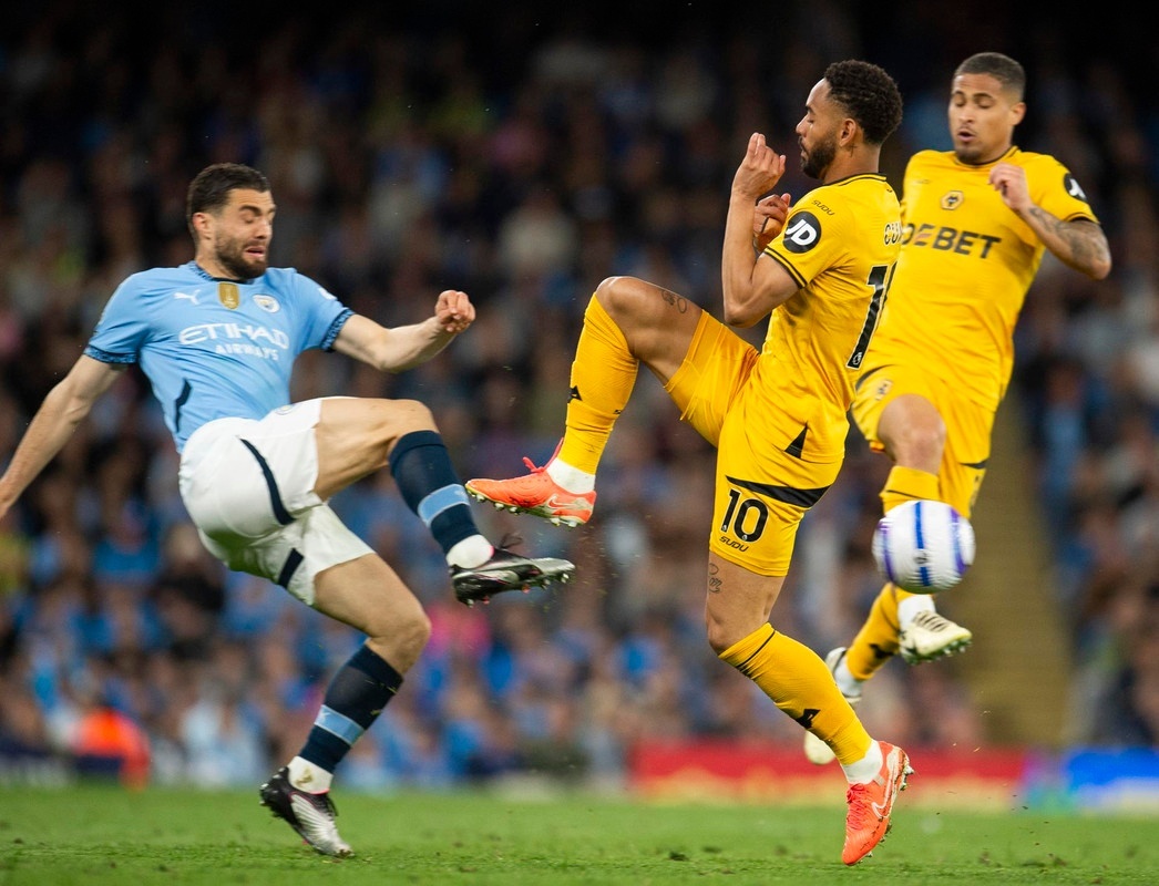 Wolves move to tie down Mateus Mane amid growing interest