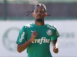 Caso o jogador do Palmeiras seja negociado, o Barcelona deverá emprestá-lo. Palmeiras
