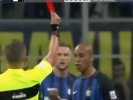 Vecino saw red after a VAR review. Captura