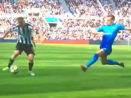 Ritchie scored Newcastle's second goal. Captura