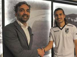 El brasileño no contaba para Peseiro. Twitter/VitoriaSC1922
