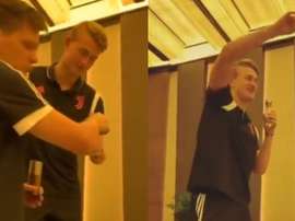 A De Ligt le costó, pero terminó arrancándose a ritmo de Bob Marley. Instagram/LeoBonucci