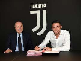 BREAKING: Juve sign €12m De Sciglio. Twitter/UEFA