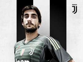 Perin é oficializado na Juventus. Twitter/Juventus