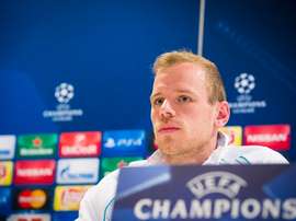 Matz Sels, durante una rueda de prensa de Champions. Twitter