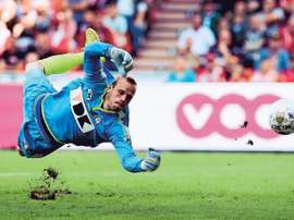 Newcastle have won the race to sign Belgian side KAA Gent's goalkeeper Matz Sels. KAAGent