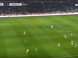 Mauricio Isla no olvidará fácilmente este incomprensible error. beINSports