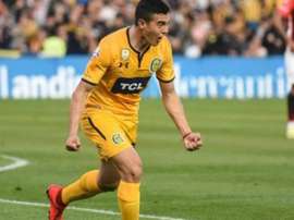 Lovera a atterri à Athènes pour signer avec l'Olympiakos. CARCOficial
